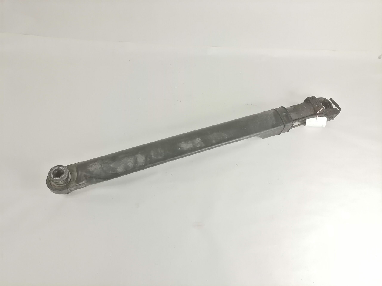 Volvo Cab tilting cylinder 22070283 - Cab suspension for Truck: picture 1 Volvo Cab tilting cylinder 22070283 - Cab suspension for Truck: picture 1