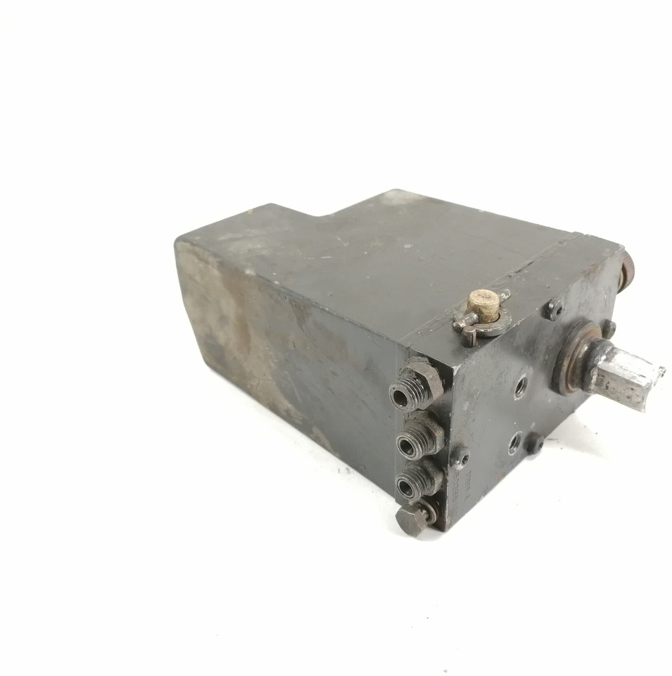 Volvo Cab tilting pump 3198846 - Cab suspension for Truck: picture 2 Volvo Cab tilting pump 3198846 - Cab suspension for Truck: picture 2