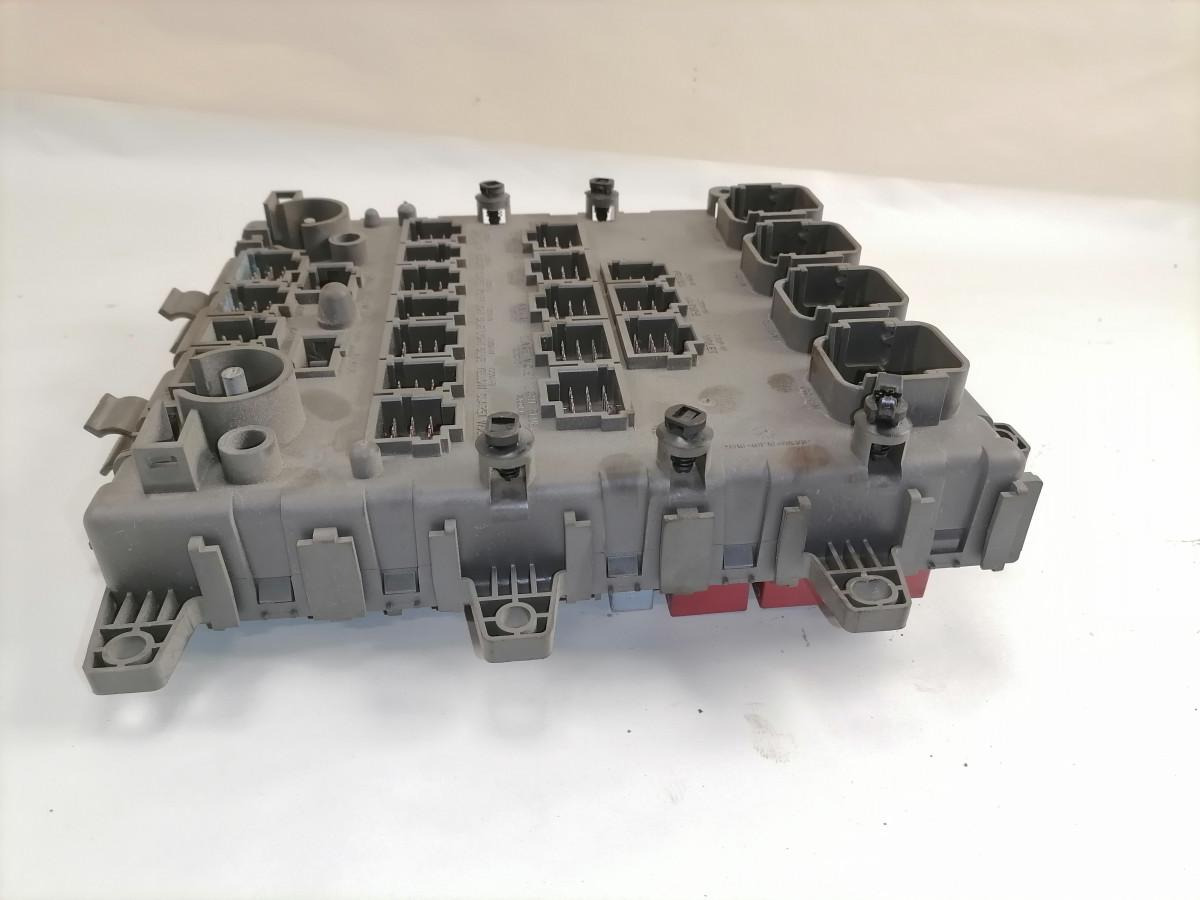 Volvo Central electric unit 5010590677 - Fuse for Truck: picture 3 Volvo Central electric unit 5010590677 - Fuse for Truck: picture 3