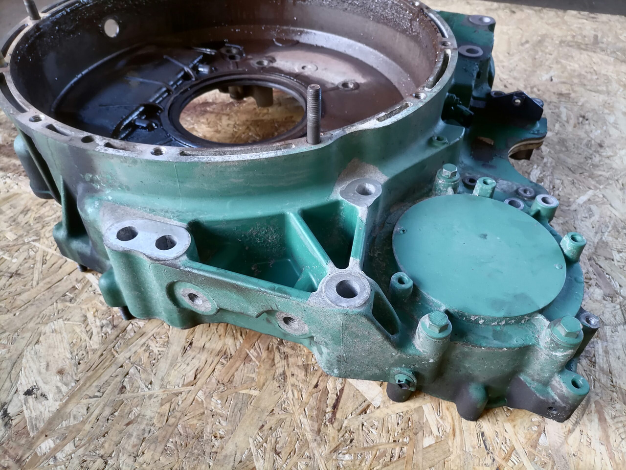 Volvo Flywheel housing 21769015 - Flywheel for Truck: picture 4 Volvo Flywheel housing 21769015 - Flywheel for Truck: picture 4