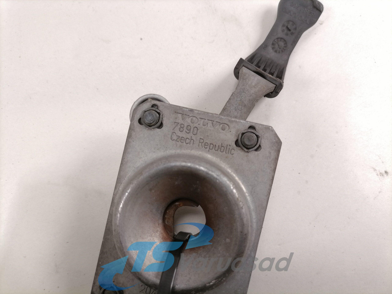 Volvo Iluvõre lukk 82232959 - Grill for Truck: picture 3 Volvo Iluvõre lukk 82232959 - Grill for Truck: picture 3