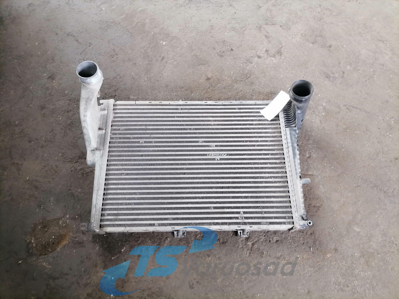 Volvo Intercooler radiator 7482142944 - Intercooler for Truck: picture 1 Volvo Intercooler radiator 7482142944 - Intercooler for Truck: picture 1