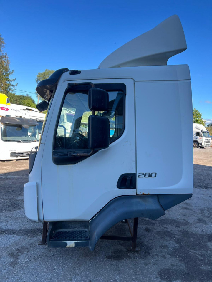 Volvo Volvo kabiin 85145280 - Cab and interior for Truck: picture 4 Volvo Volvo kabiin 85145280 - Cab and interior for Truck: picture 4