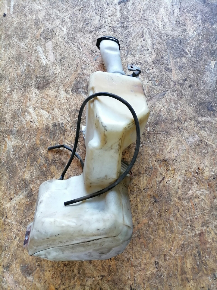 Volvo Windscreen washer fluid tank 20382655 - Wiper for Truck: picture 4 Volvo Windscreen washer fluid tank 20382655 - Wiper for Truck: picture 4