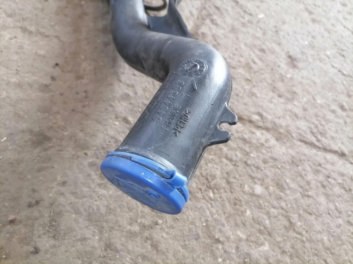 Volvo Windscreen washer fluid tank 84092257 - Wiper for Truck: picture 4 Volvo Windscreen washer fluid tank 84092257 - Wiper for Truck: picture 4