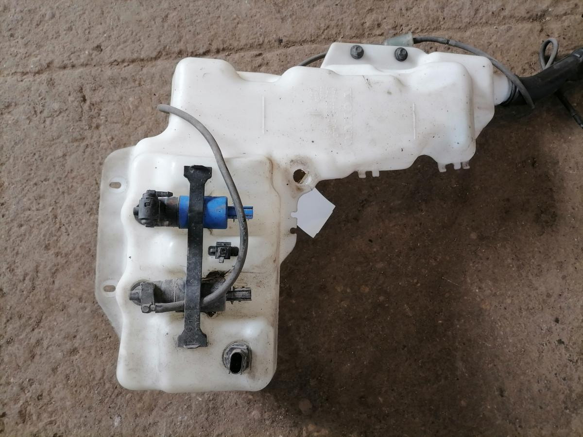 Volvo Windscreen washer fluid tank 84092257 - Wiper for Truck: picture 3 Volvo Windscreen washer fluid tank 84092257 - Wiper for Truck: picture 3