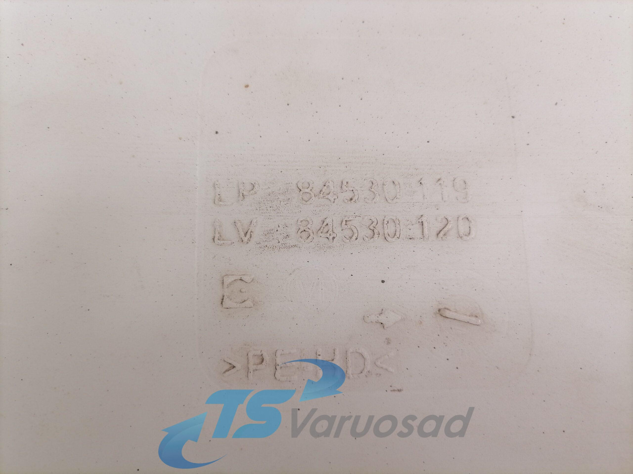 Volvo Windscreen washer fluid tank 84530119 - Wiper for Truck: picture 5 Volvo Windscreen washer fluid tank 84530119 - Wiper for Truck: picture 5