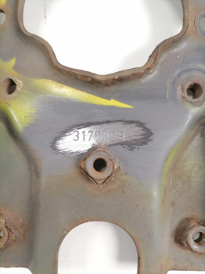 Volvo light bracket 3175888 - Lights/ Lighting for Truck: picture 3 Volvo light bracket 3175888 - Lights/ Lighting for Truck: picture 3