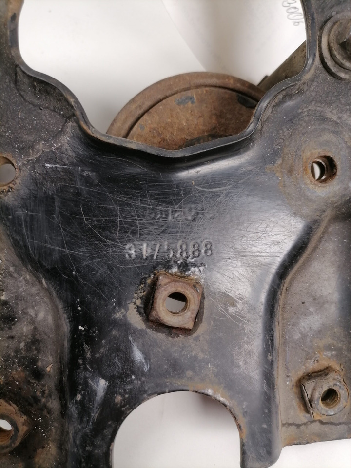 Volvo light bracket 3175888 - Lights/ Lighting for Truck: picture 3 Volvo light bracket 3175888 - Lights/ Lighting for Truck: picture 3