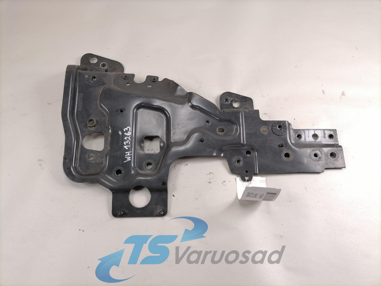 Volvo light bracket 84228539 - Lights/ Lighting for Truck: picture 1 Volvo light bracket 84228539 - Lights/ Lighting for Truck: picture 1