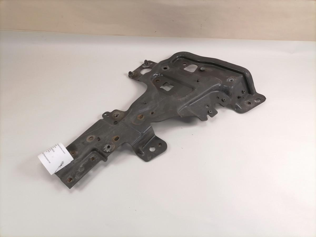 Volvo light bracket 84228539 - Lights/ Lighting for Truck: picture 3 Volvo light bracket 84228539 - Lights/ Lighting for Truck: picture 3