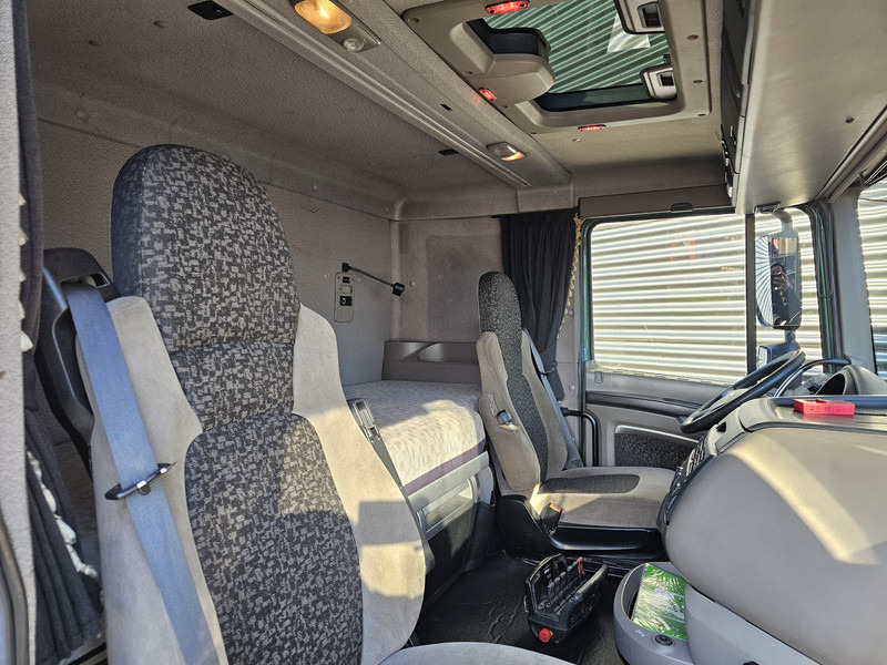 Crane truck DAF XF 105.460 6X2 / HIAB 37TM KRAN / CRANE / GRUE: picture 14 Crane truck DAF XF 105.460 6X2 / HIAB 37TM KRAN / CRANE / GRUE: picture 14