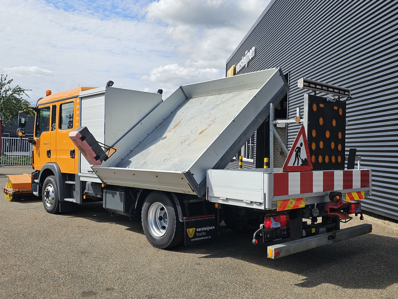 MAN TGM 15.240 BL / TIPPER / DOKA / VEEG / SWEEPER - Road sweeper: picture 4 MAN TGM 15.240 BL / TIPPER / DOKA / VEEG / SWEEPER - Road sweeper: picture 4