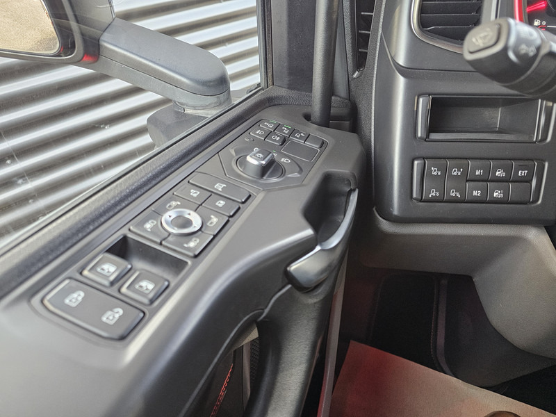 Tractor unit Scania S580 V8 4x2 / HYDRAULIC / RETARDER / FULL AIR: picture 20 Tractor unit Scania S580 V8 4x2 / HYDRAULIC / RETARDER / FULL AIR: picture 20