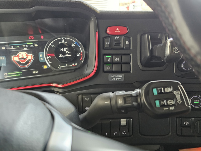 Tractor unit Scania S580 V8 4x2 / HYDRAULIC / RETARDER / FULL AIR: picture 18 Tractor unit Scania S580 V8 4x2 / HYDRAULIC / RETARDER / FULL AIR: picture 18