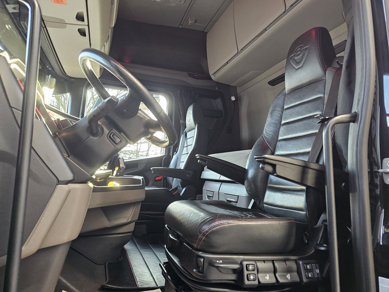 Tractor unit Scania S580 V8 4x2 / HYDRAULIC / RETARDER / FULL AIR: picture 13 Tractor unit Scania S580 V8 4x2 / HYDRAULIC / RETARDER / FULL AIR: picture 13