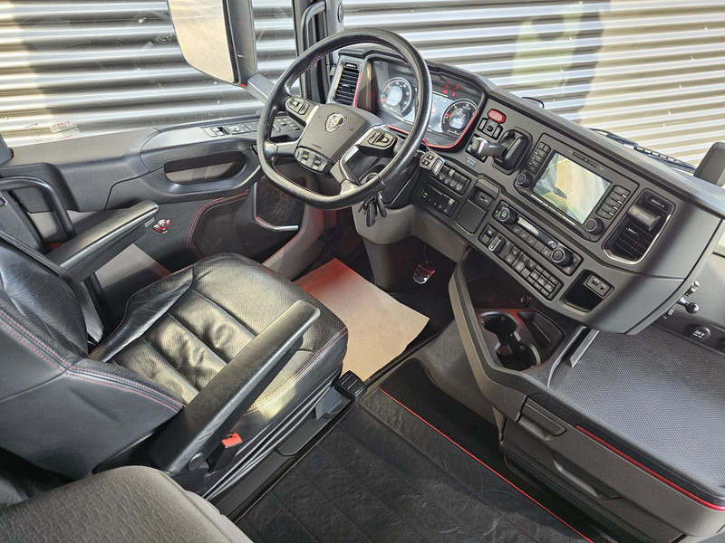 Tractor unit Scania S580 V8 4x2 / HYDRAULIC / RETARDER / FULL AIR: picture 14 Tractor unit Scania S580 V8 4x2 / HYDRAULIC / RETARDER / FULL AIR: picture 14