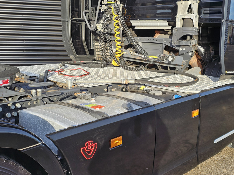 Tractor unit Scania S580 V8 4x2 / HYDRAULIC / RETARDER / FULL AIR: picture 7 Tractor unit Scania S580 V8 4x2 / HYDRAULIC / RETARDER / FULL AIR: picture 7