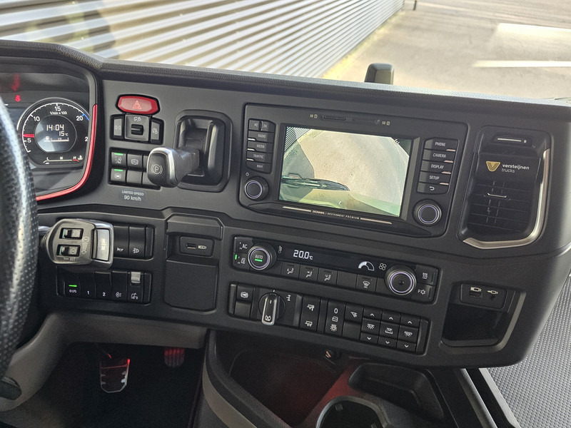 Tractor unit Scania S580 V8 4x2 / HYDRAULIC / RETARDER / FULL AIR: picture 17 Tractor unit Scania S580 V8 4x2 / HYDRAULIC / RETARDER / FULL AIR: picture 17