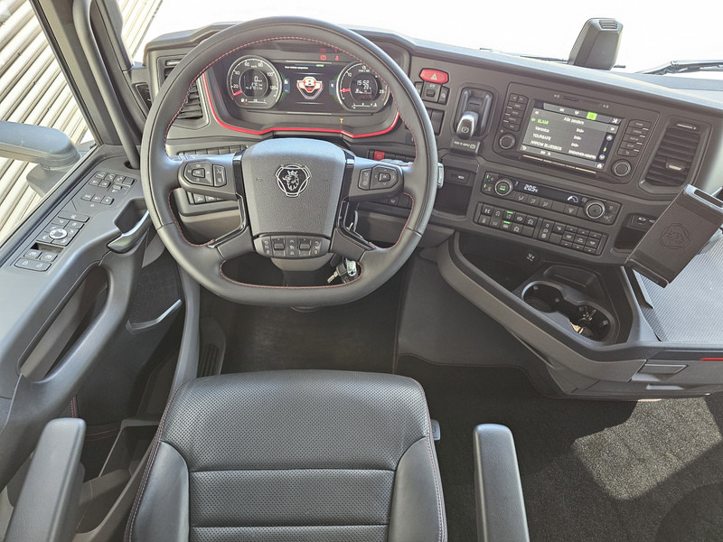 Tractor unit Scania T660 V8 6x4 TORPEDO / HAUBER / SHOW TRUCK: picture 12
