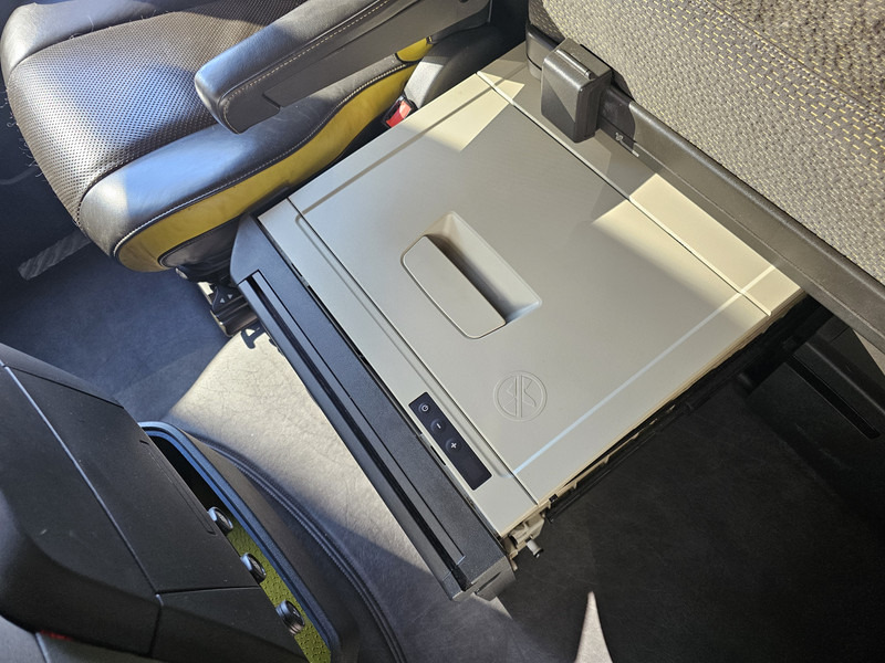 Leasing of Volvo FH16.650 / RETARDER / FULL AIR / NL-TRUCK Volvo FH16.650 / RETARDER / FULL AIR / NL-TRUCK: picture 15 Leasing of Volvo FH16.650 / RETARDER / FULL AIR / NL-TRUCK Volvo FH16.650 / RETARDER / FULL AIR / NL-TRUCK: picture 15