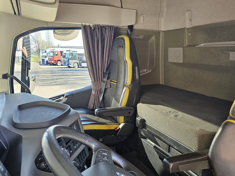 Leasing of Volvo FH16.650 / RETARDER / FULL AIR / NL-TRUCK Volvo FH16.650 / RETARDER / FULL AIR / NL-TRUCK: picture 12 Leasing of Volvo FH16.650 / RETARDER / FULL AIR / NL-TRUCK Volvo FH16.650 / RETARDER / FULL AIR / NL-TRUCK: picture 12