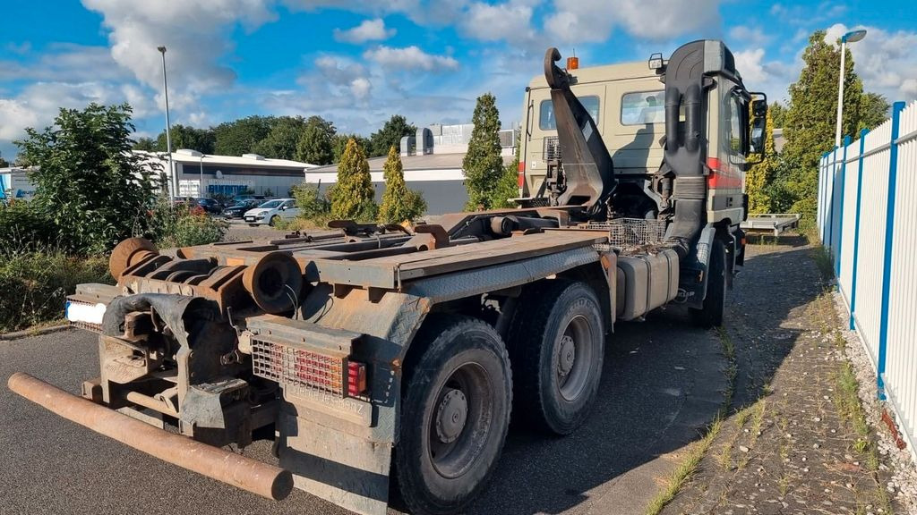 Atlas Abrollkipperaufbau 3 Achser Atlas Abrollkipperaufbau 3 Achser - Hook lift truck: picture 2 Atlas Abrollkipperaufbau 3 Achser Atlas Abrollkipperaufbau 3 Achser - Hook lift truck: picture 2