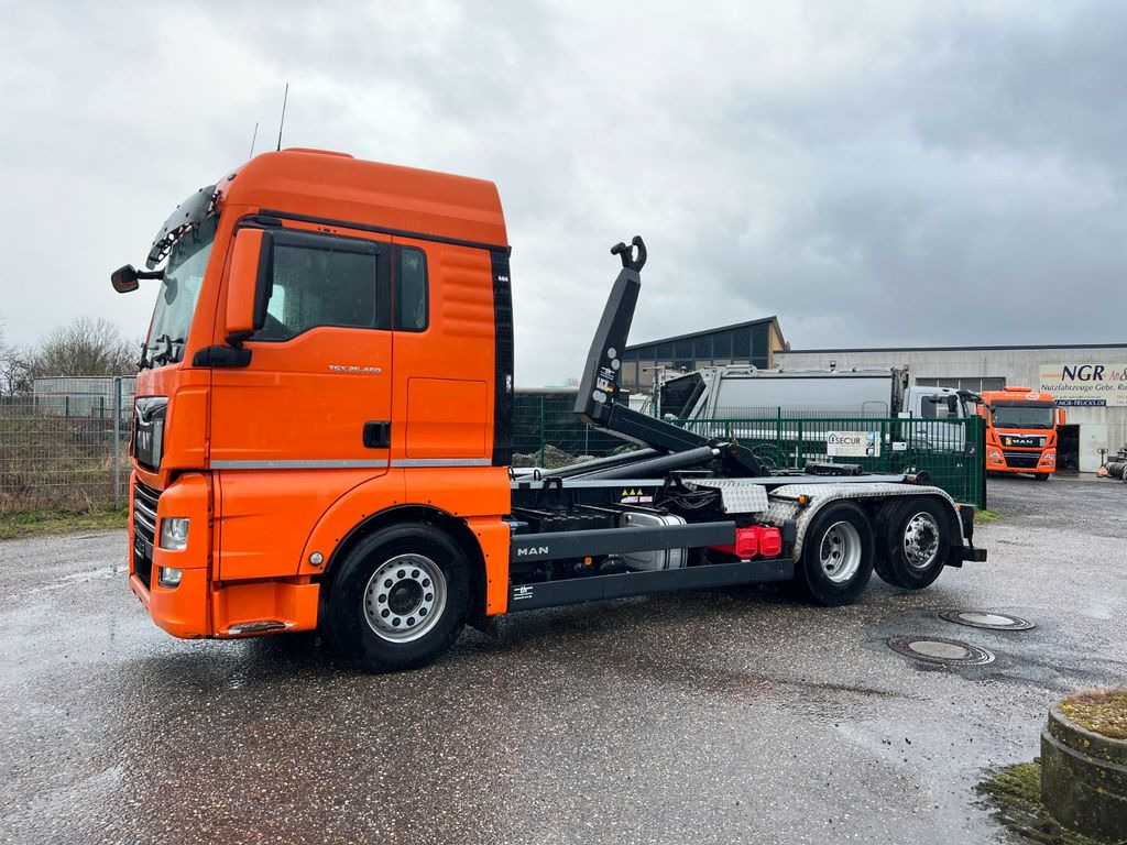 MAN 26.460 6X2 Retarder Klima Navigation guter Zust. - Hook lift truck: picture 1 MAN 26.460 6X2 Retarder Klima Navigation guter Zust. - Hook lift truck: picture 1