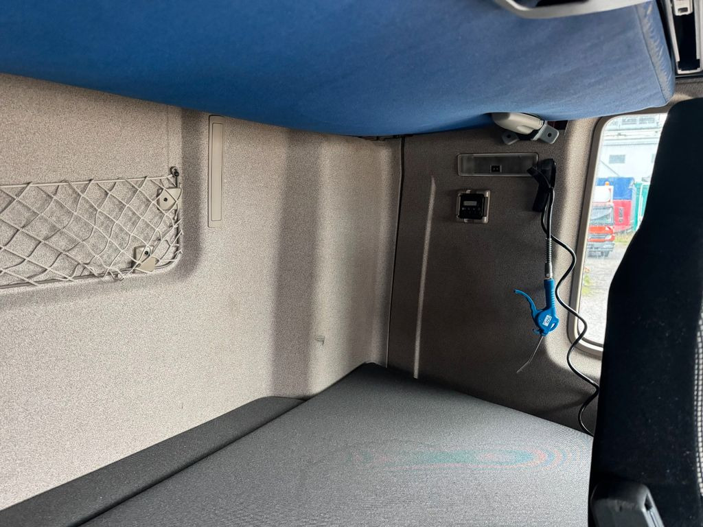 MAN 26.460 6X2 Retarder Klima Navigation guter Zust. MAN 26.460 6X2 Retarder Klima Navigation guter Zust. - Hook lift truck: picture 5 MAN 26.460 6X2 Retarder Klima Navigation guter Zust. MAN 26.460 6X2 Retarder Klima Navigation guter Zust. - Hook lift truck: picture 5