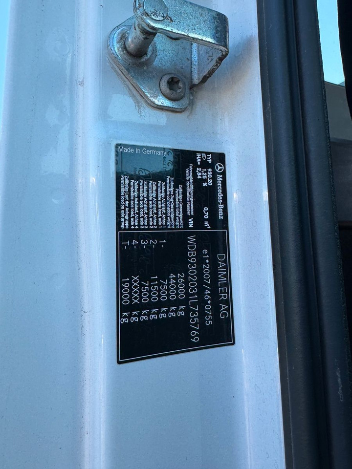 Mercedes-Benz 2546 6X2 Klima Meiller RK 20.65 - Hook lift truck: picture 3 Mercedes-Benz 2546 6X2 Klima Meiller RK 20.65 - Hook lift truck: picture 3