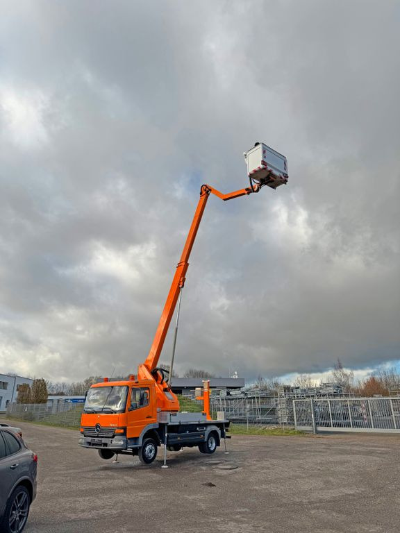 Mercedes-Benz 815 4x2 Hubarbeitsbühne Wumag 170 high 17 m - Truck mounted aerial platform, Commercial vehicle: picture 1 Mercedes-Benz 815 4x2 Hubarbeitsbühne Wumag 170 high 17 m - Truck mounted aerial platform, Commercial vehicle: picture 1
