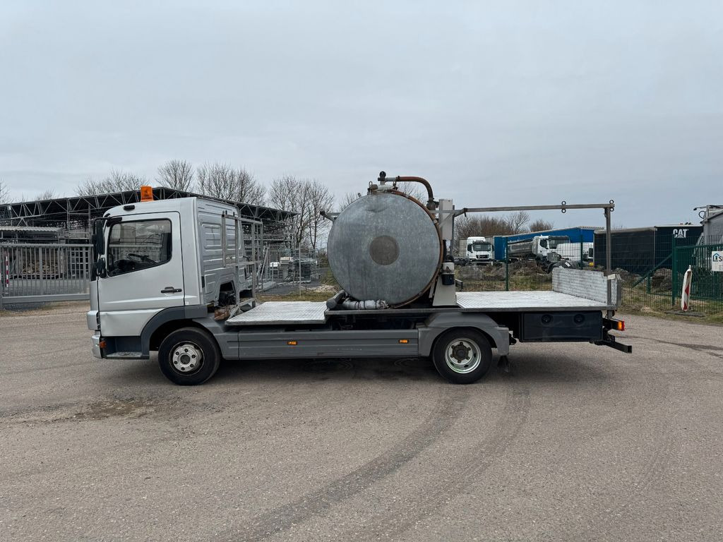 Mercedes-Benz 818 4X2 ROM Toilettenwagen Mercedes-Benz 818 4X2 ROM Toilettenwagen 6 Plätze - Vacuum truck: picture 1 Mercedes-Benz 818 4X2 ROM Toilettenwagen Mercedes-Benz 818 4X2 ROM Toilettenwagen 6 Plätze - Vacuum truck: picture 1