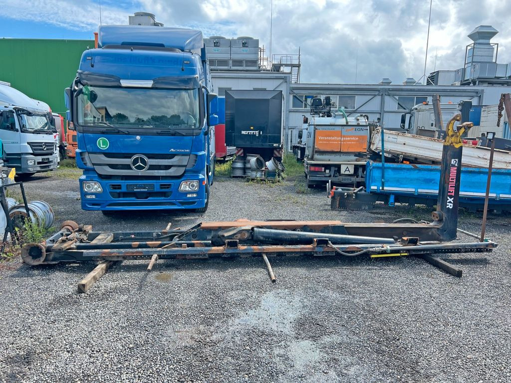 Multilift XR 21 Abrollkipperaufbau 3 Achser - Hook lift truck: picture 1 Multilift XR 21 Abrollkipperaufbau 3 Achser - Hook lift truck: picture 1