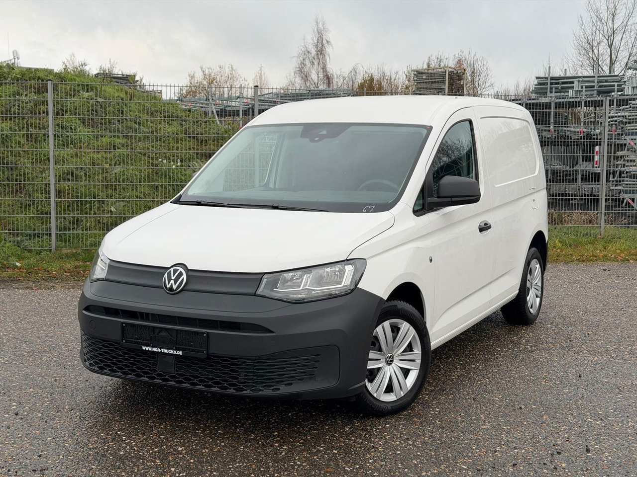 Volkswagen Caddy 4x2 | 2,0 TDI | Klima | PDC | Spurhalteass - People carrier: picture 1 Volkswagen Caddy 4x2 | 2,0 TDI | Klima | PDC | Spurhalteass - People carrier: picture 1