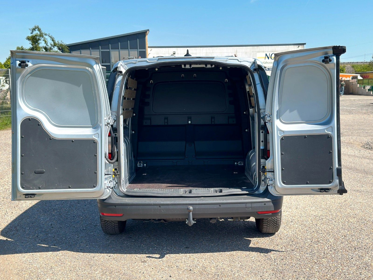 Volkswagen Caddy 4x2 | Klima | AHK | PDC | Spurhalteass. - People carrier: picture 5 Volkswagen Caddy 4x2 | Klima | AHK | PDC | Spurhalteass. - People carrier: picture 5
