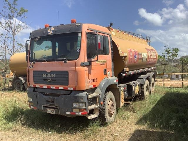 MAN 33.360-V20 - Tanker truck: picture 1 MAN 33.360-V20 - Tanker truck: picture 1