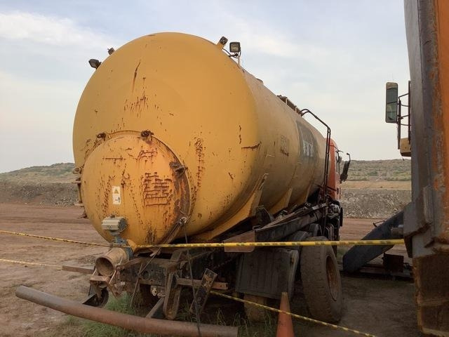 MAN 33.363 - Tanker truck: picture 3 MAN 33.363 - Tanker truck: picture 3