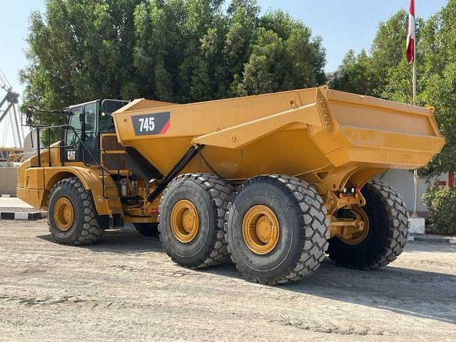 CAT 745 - Articulated dump truck: picture 2 CAT 745 - Articulated dump truck: picture 2
