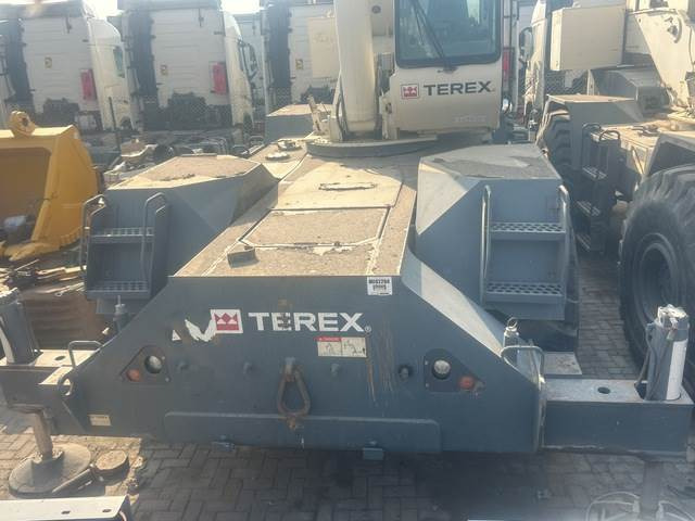 Rough terrain crane Terex RT555: picture 10