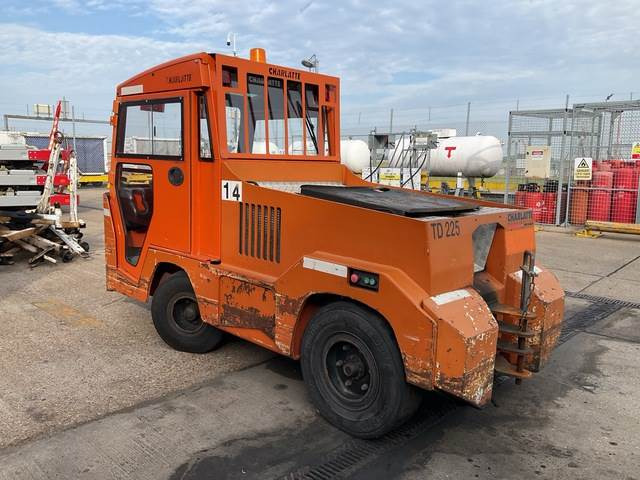 Charlatte TD225 - Tow tractor: picture 2 Charlatte TD225 - Tow tractor: picture 2