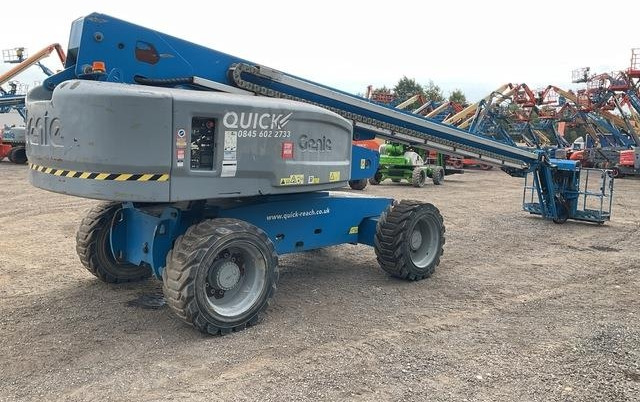 Genie S85 - Articulated boom lift: picture 3 Genie S85 - Articulated boom lift: picture 3