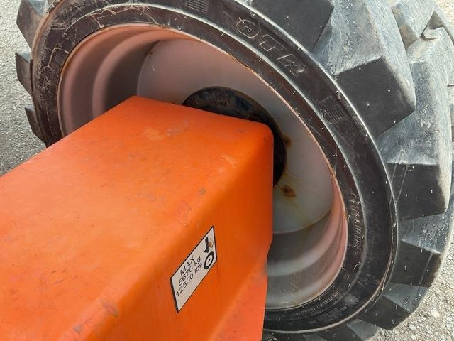 Articulated boom lift JLG 600AJ: picture 14