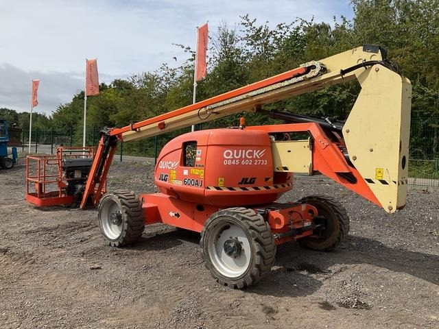 JLG 600AJ - Articulated boom lift: picture 2 JLG 600AJ - Articulated boom lift: picture 2
