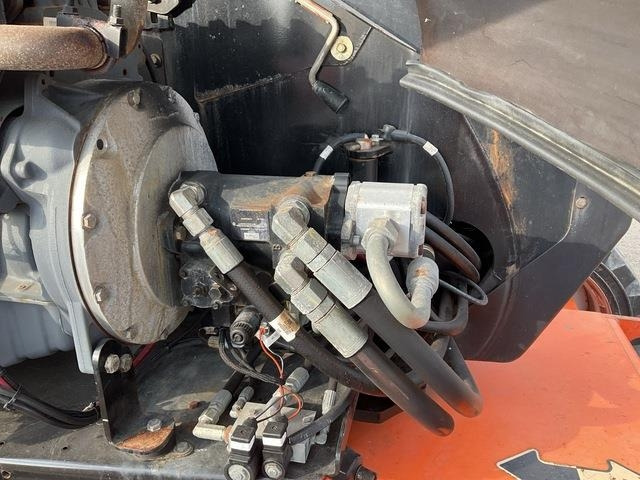 Articulated boom lift JLG 600AJ: picture 18
