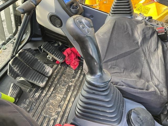 Crawler excavator Komatsu HB365LC-3E0: picture 13