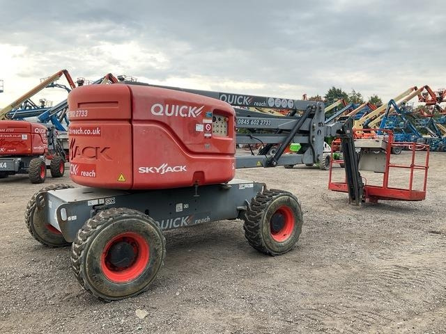 SkyJack SJ51AJ - Articulated boom lift: picture 3 SkyJack SJ51AJ - Articulated boom lift: picture 3