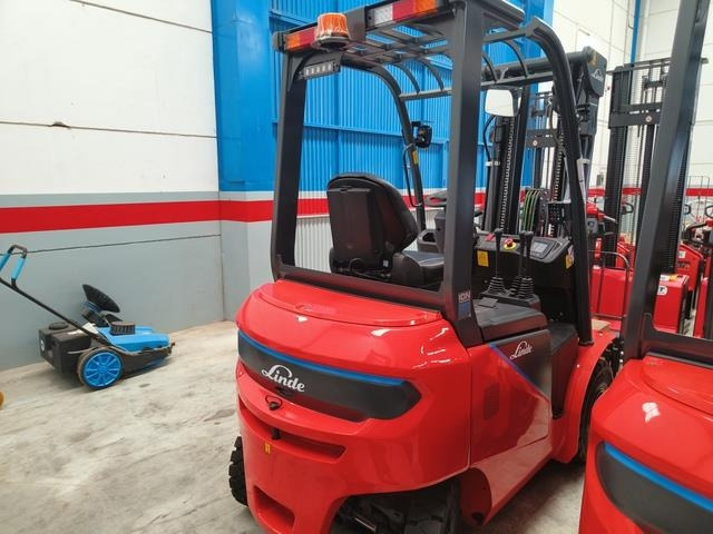 Linde E20 PBHP-01 - Electric forklift: picture 4 Linde E20 PBHP-01 - Electric forklift: picture 4