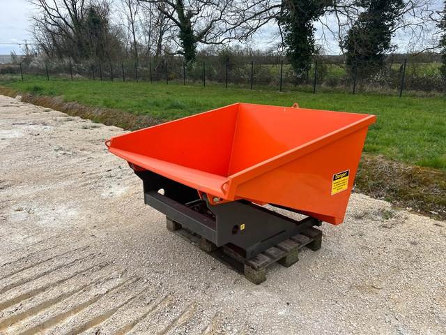 Ausa - Tipping skip: picture 1 Ausa - Tipping skip: picture 1