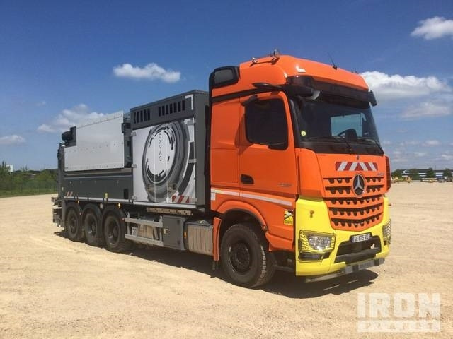 Rivard - Mercedes-Benz EXVAC - Arocs 3253 8x4 - Vacuum truck: picture 2 Rivard - Mercedes-Benz EXVAC - Arocs 3253 8x4 - Vacuum truck: picture 2