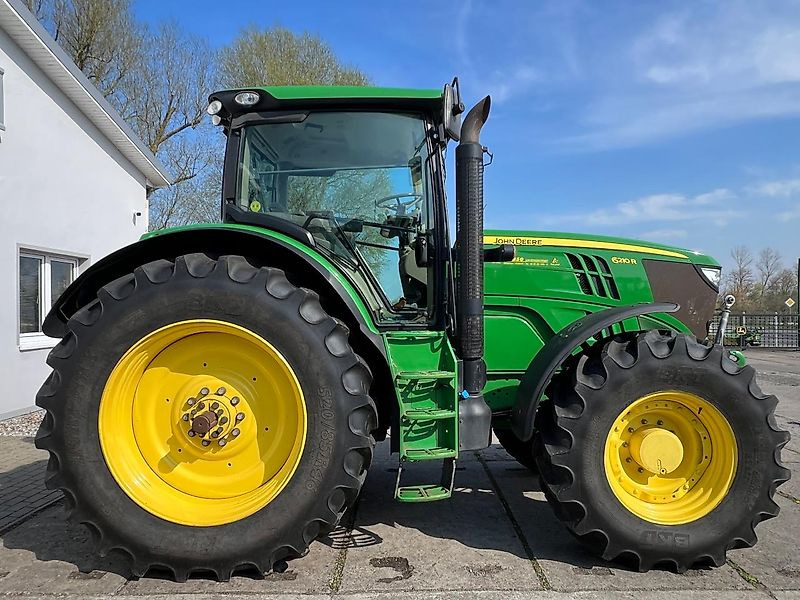 John Deere 6210R Frontzapfwelle - Farm tractor: picture 5 John Deere 6210R Frontzapfwelle - Farm tractor: picture 5